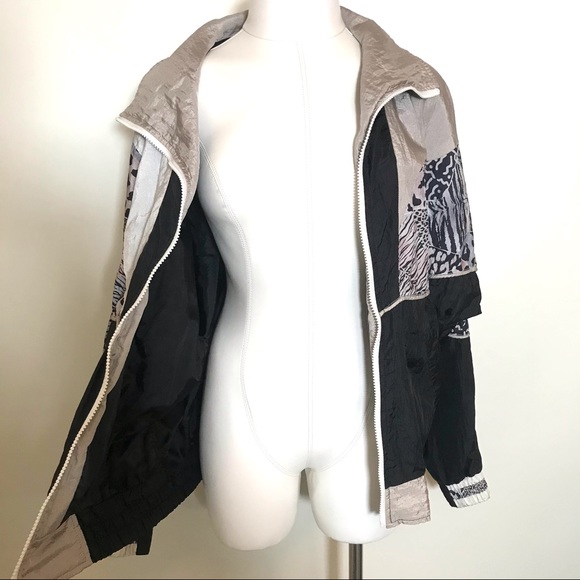 Unique Vintage Animal Print Windbreaker Jacket - Picture 4 of 8